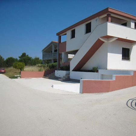 נין Apartments Vujic מראה חיצוני תמונה