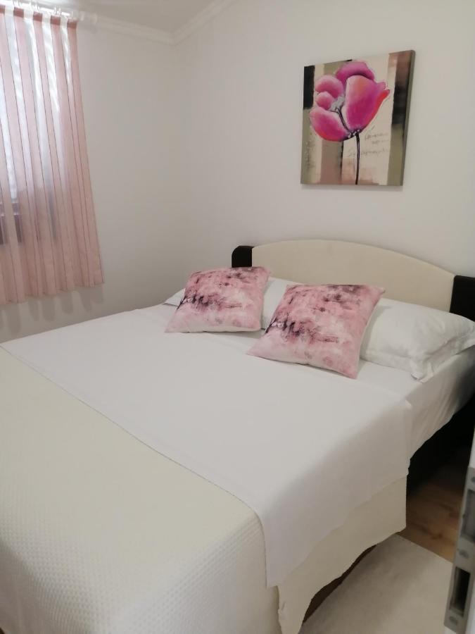 נין Apartments Vujic מראה חיצוני תמונה